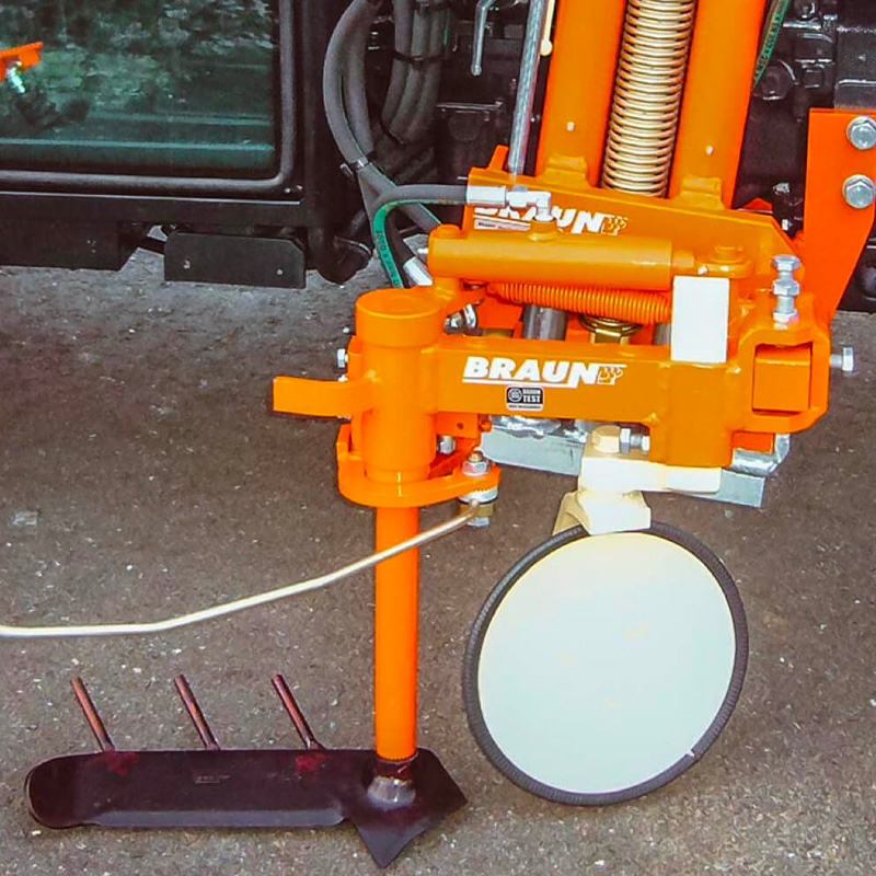 Photo machine pour le travail du sol : bineuse braun LUV